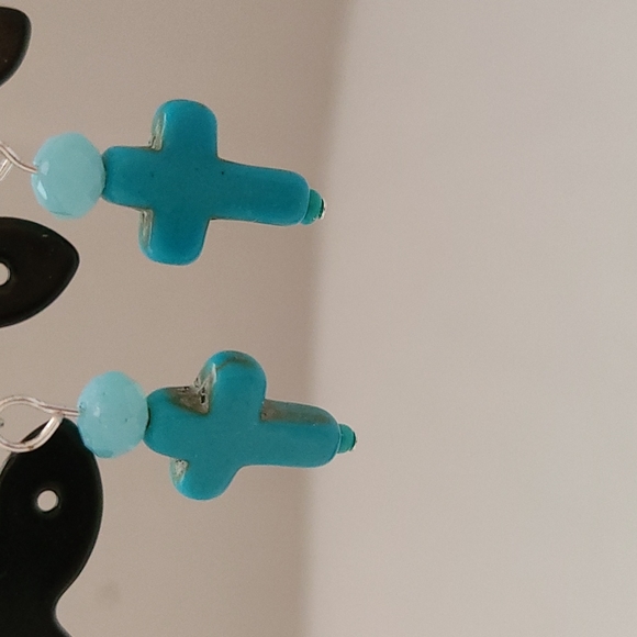 Turquoise cross earrings - Picture 2 of 3